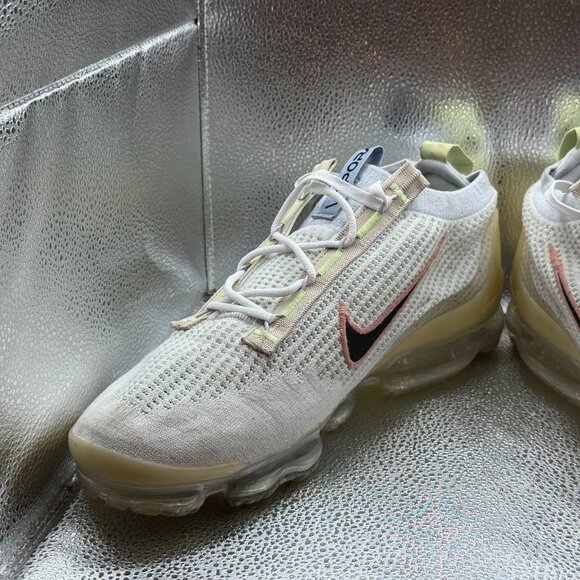 Size 13 Nike Air VaporMax Flyknit Mismatched Swoosh‎ Mens White Shoes DQ7633-100 main image 8